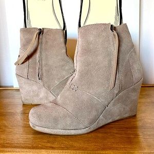 Toms suede wedge booties